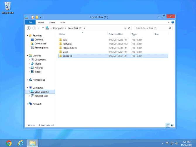 Windows folder on the C drive highlighted in the File Explorer on Windows 8